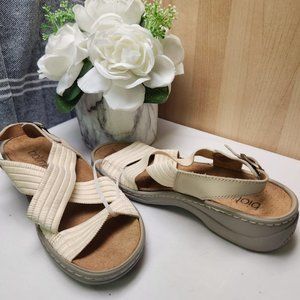 Biotime Strappy Sandal, Size7, Offwhite.